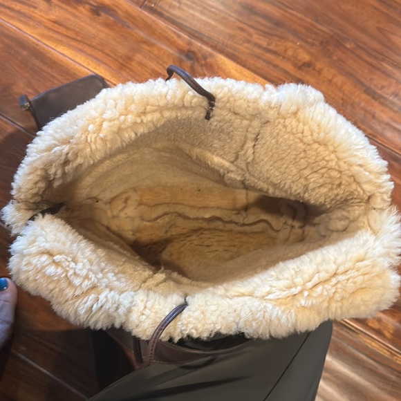 UGG Australia Tan/cream Fur Trim/Interior w sm int purse - Picture 4 of 7
